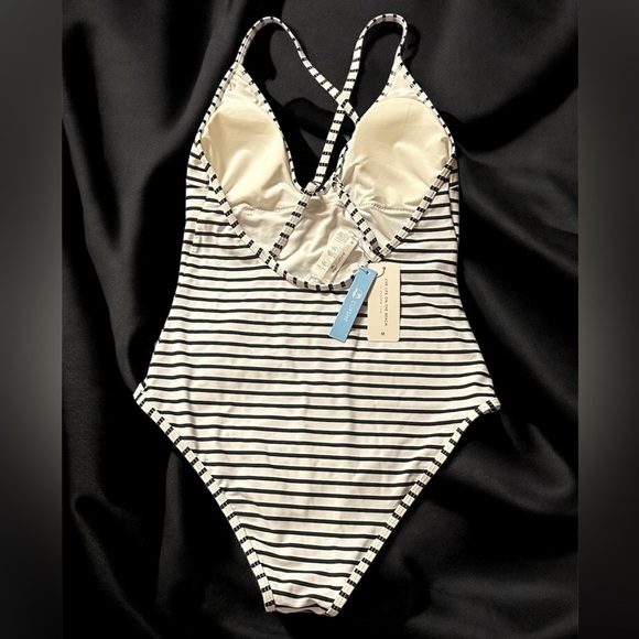 NWT Cupshe Womens One Piece Swimsuit Size M Stripped White Black - Picture 2 of 4
